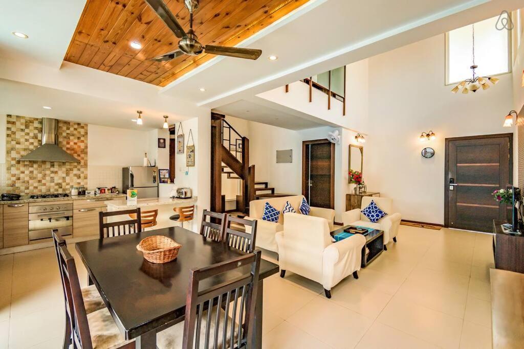 Ochre Villa- Luxury Property In Assagaon / 바가토르 외부 사진